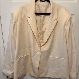 PrettyLittleThing Cream Blazer Short Set